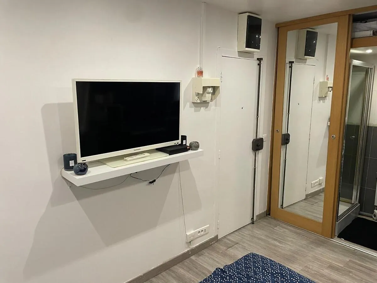 Apartamento Charmant Studio Champs Elysees París